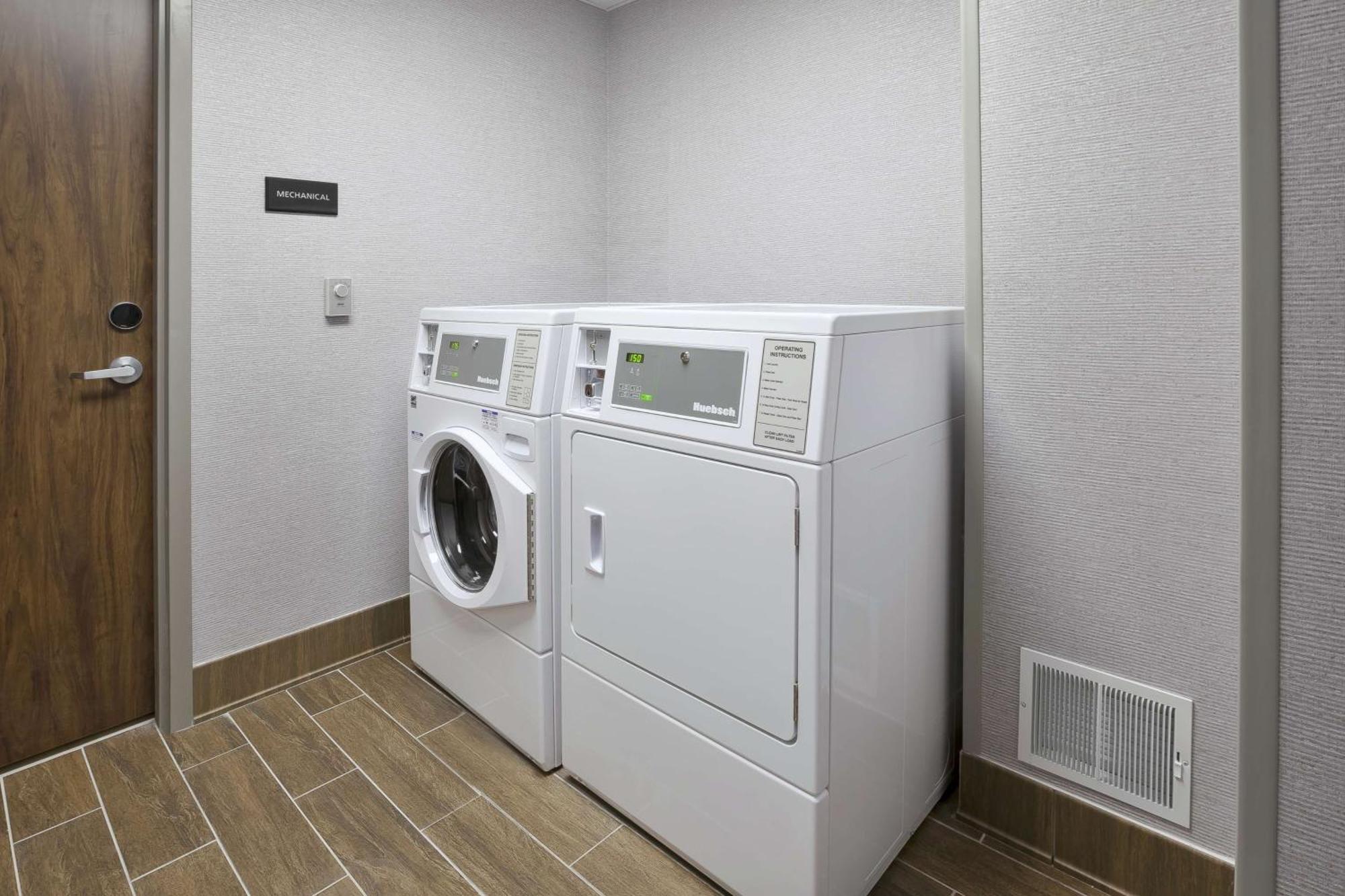 Hampton Inn & Suites Grandville Grand Rapids South Bagian luar foto
